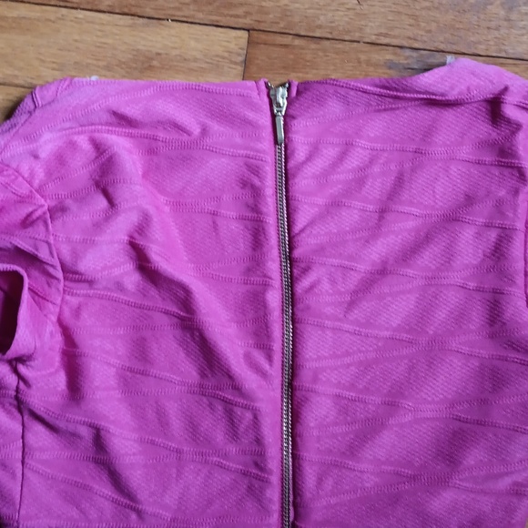 Premier Amour Pink V-Neck Midi-Length BodyCon Dress ■ Size 2 - Picture 7 of 9